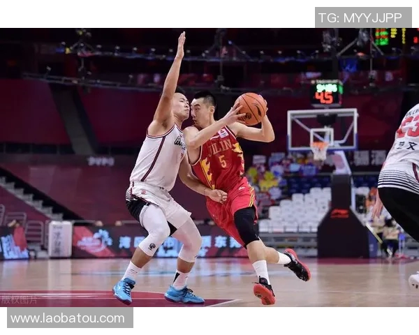 深圳与重庆篮球队的速度较量赛后分析与复盘