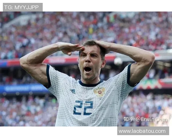 白色足球明星高清照片展现运动魅力与激情瞬间的完美结合 白色足球明星高清照片展现运动魅力与激情瞬间的完美结合